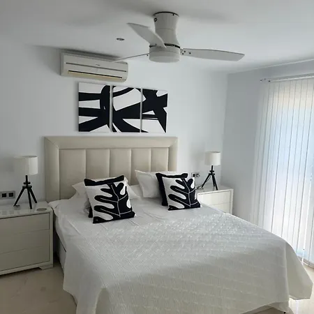Palmeras With Heated Pool, La Cala De Mijas *