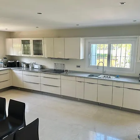 Palmeras With Heated Pool, La Cala De Mijas Villa